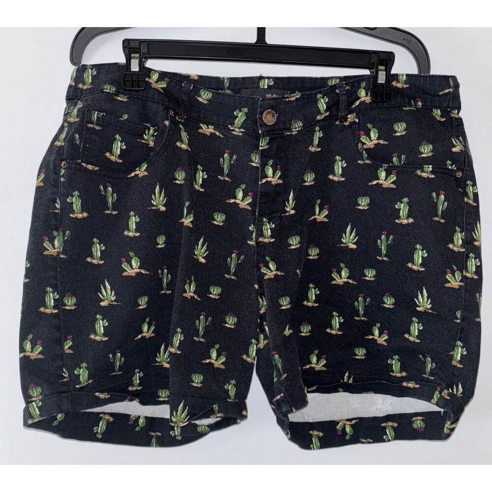 Style Me Woman Cactus Mid-Rise Shorts Size 14 Cuffed pockets Zip up Waist 36"